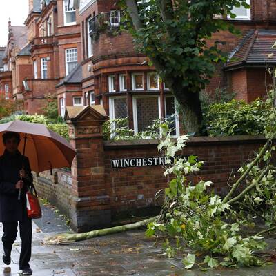 Herbststurm verwüstet Großbritannien