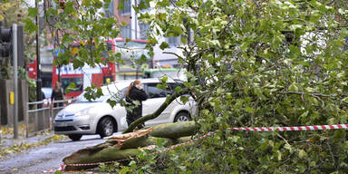 2 Tote bei St&uuml;rmen in Gro&szlig;britannien