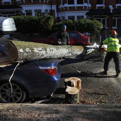 Herbststurm verwüstet Großbritannien