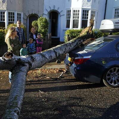 Herbststurm verwüstet Großbritannien