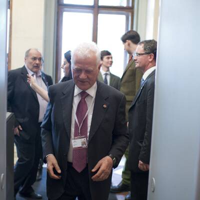 Frank Stronachs erster Tag im NR