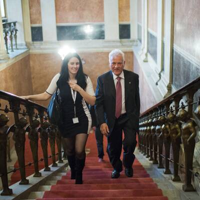 Frank Stronachs erster Tag im NR