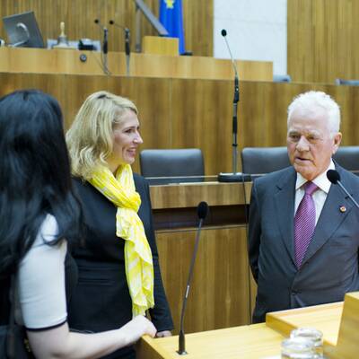 Frank Stronachs erster Tag im NR