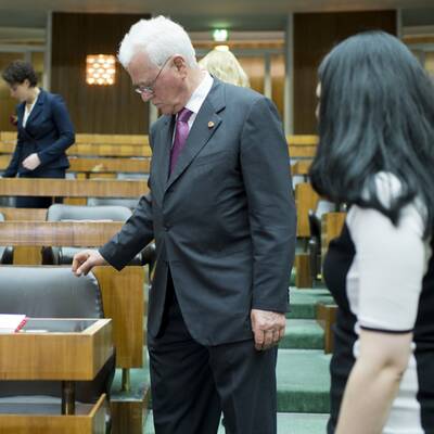 Frank Stronachs erster Tag im NR