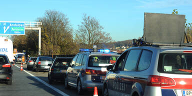 Kilometer langer Stau auf A1 nach Unfall