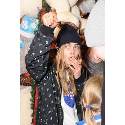 Cara Delevingne in Weihnachts-Stimmung