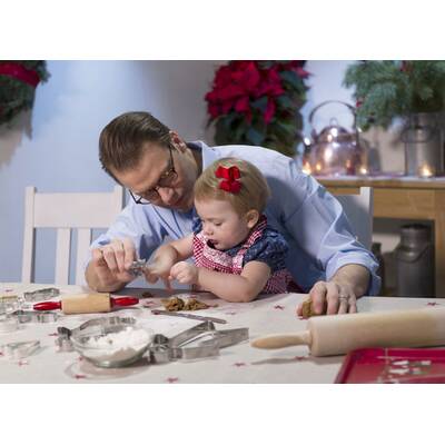 Estelle bäckt mit Mama & Papa Kekse