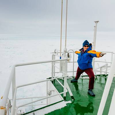 74 Menschen auf MV Akademik Shokalskiy warten auf Hilfe.