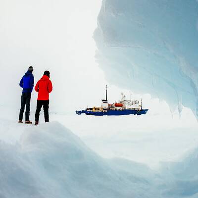 74 Menschen auf MV Akademik Shokalskiy warten auf Hilfe.