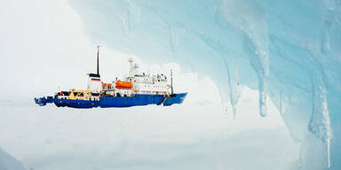 Kopie von 74 Menschen auf MV Akademik Shokalskiy warten auf Hilfe.