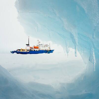 74 Menschen auf MV Akademik Shokalskiy warten auf Hilfe.