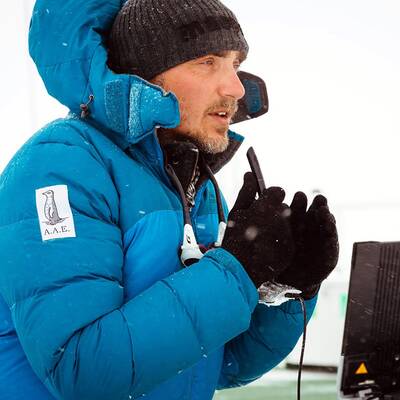 74 Menschen auf MV Akademik Shokalskiy warten auf Hilfe.