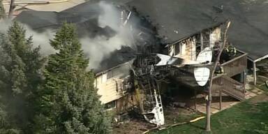 Flugzeug kracht in Haus in Colorado