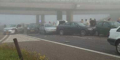 Nebel verursacht Massencrash