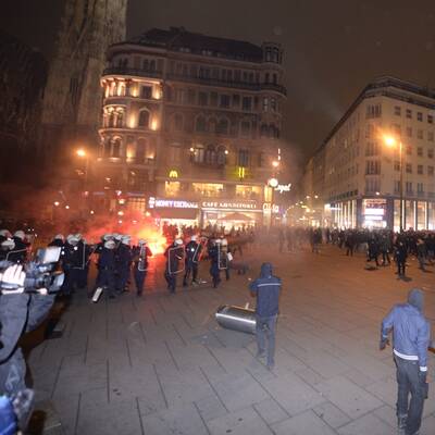 2.000 Polizisten im Ball-Einsatz