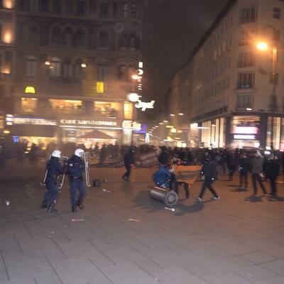 2.000 Polizisten im Ball-Einsatz