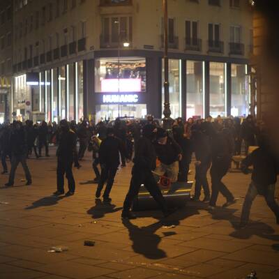 2.000 Polizisten im Ball-Einsatz