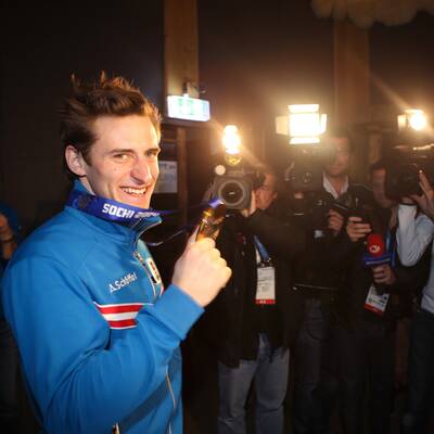 Die wilde Gold-Feier von Mayer