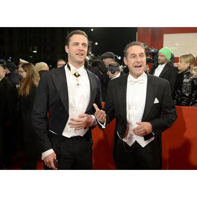 Die Gäste treffen am Opernball 2014 ein