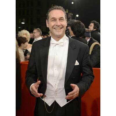 Die Gäste treffen am Opernball 2014 ein