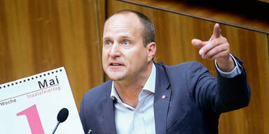 Religions-Streit: Strolz schlägt zurück