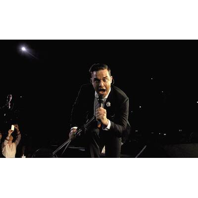 Robbie Williams swingt in der Stadthalle