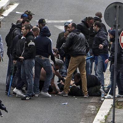 Schwere Ausschreitungen vor Finalmatch AC Fiorentina - SSC Napoli 