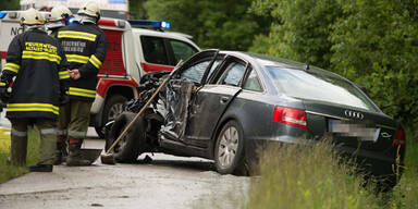 Oberösterreich: Lkw touchierte teures Auto