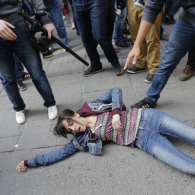 Proteste von Regierungskritikern gewaltsam aufgelöst.