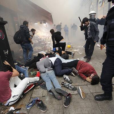 Proteste von Regierungskritikern gewaltsam aufgelöst.