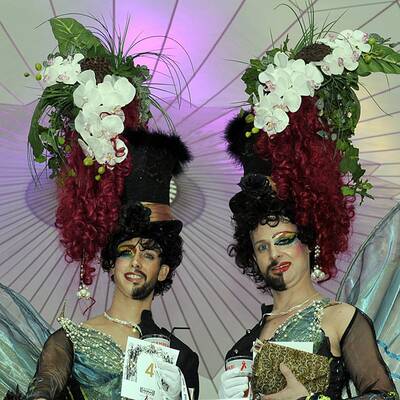 Stars und glamouröse Kostüme am Life Ball