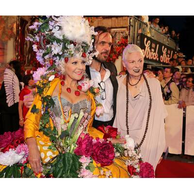 Die Stars treffen am roten Teppich des Life Ball 2014 ein