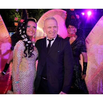 Die Stars treffen am roten Teppich des Life Ball 2014 ein