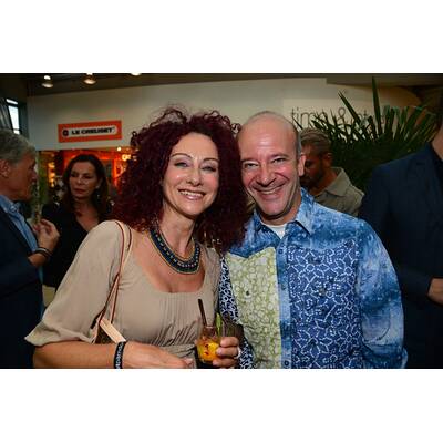 Shopping for Charity - Fashion Outlet Parndorf - 