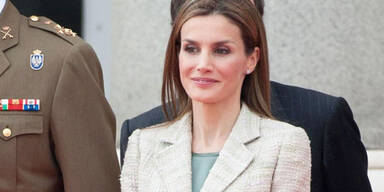 Königin Letizia strahlt neben Ehemann Felipe