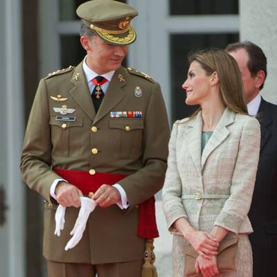 Königin Letizia strahlt neben Ehemann Felipe