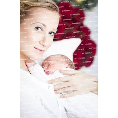 Karina Sarkissova mit Baby Lev