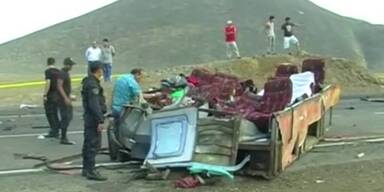 Schweres Busungl&uuml;ck in Peru