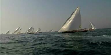 Traditionelle Dau-Regatta vor Dubai
