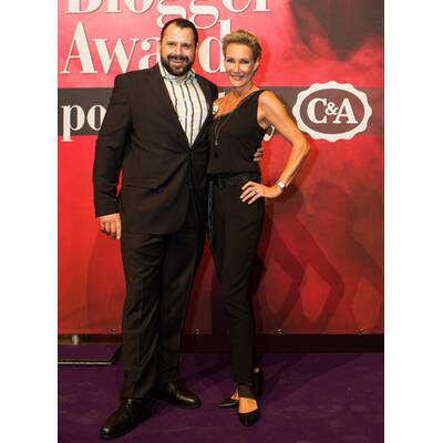 MADONNA Blogger Award