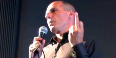 Varoufakis gives the finger to Germany
