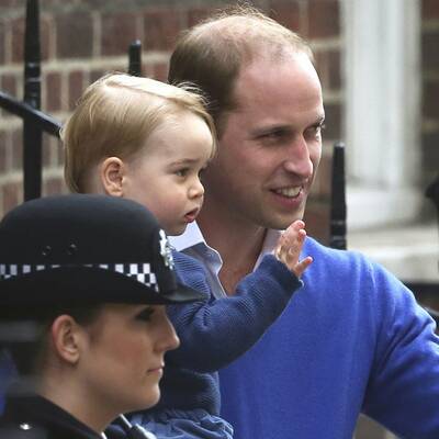 Prinz George auf dem Weg zu seiner Schwester