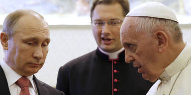 Putin l&auml;sst Papst eine Stunde lang warten