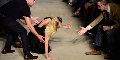 Super-Model legt Bruchlandung hin