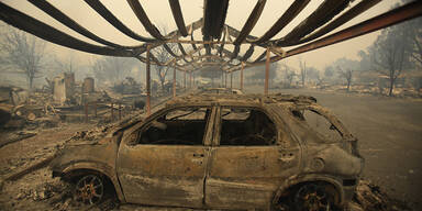 &Uuml;ber 700 H&auml;user bereits abgebrannt