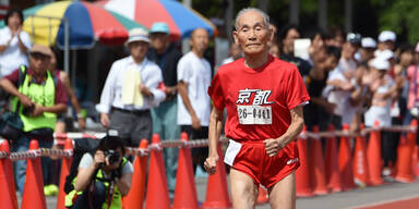 105-Jähriger stellt neuen 100m-Weltrekord auf
