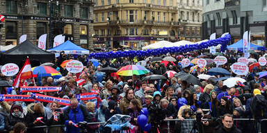 Straches Abschluss-Event am Stephansplatz