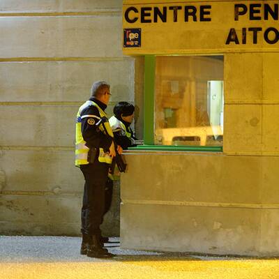 Straßenrandale und Gefängnis-Meuterei in Frankreich