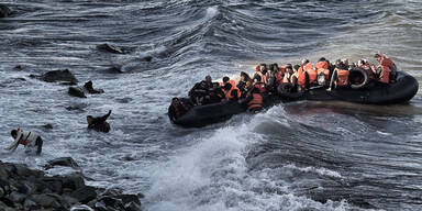 Oktober: 218.000 über Mittelmeer gekommen