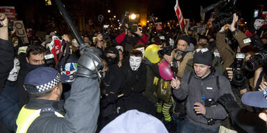 Stra&szlig;enschlachten bei Demo in London